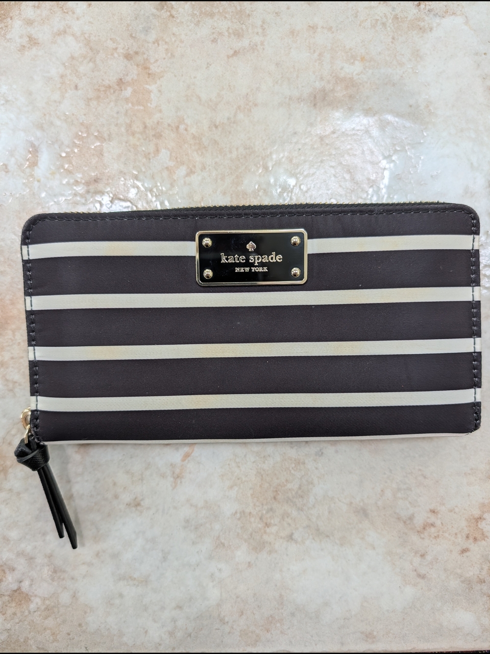 Kate Spade New York Wilson Road Stripe Zip Around Wallet GUC